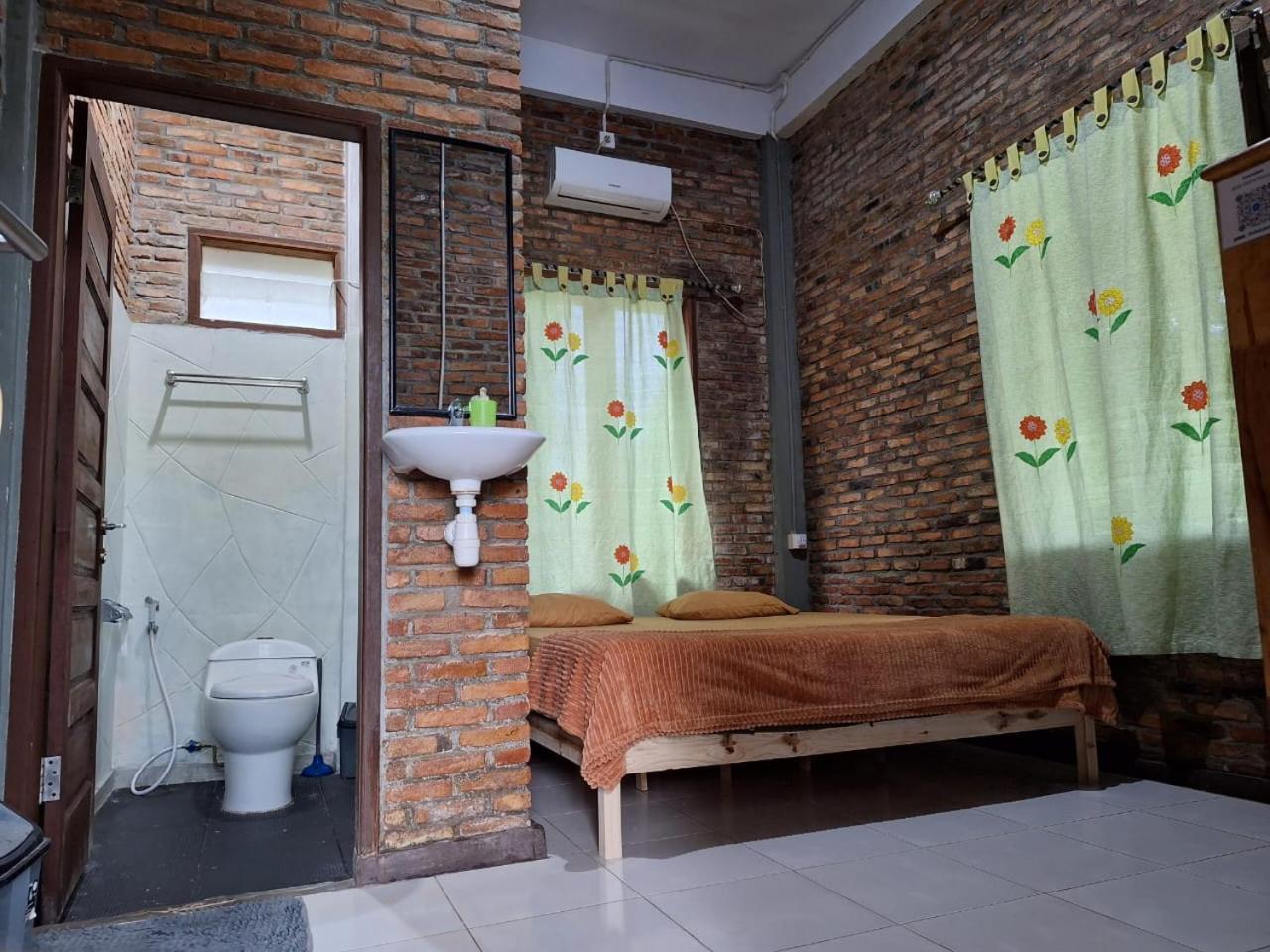 Bua Guest House Medan Ngoại thất bức ảnh