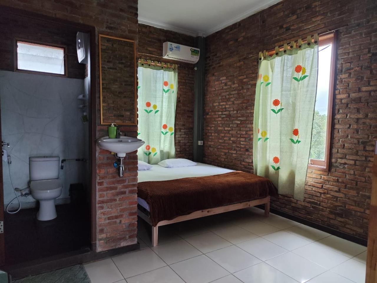Bua Guest House Medan Ngoại thất bức ảnh